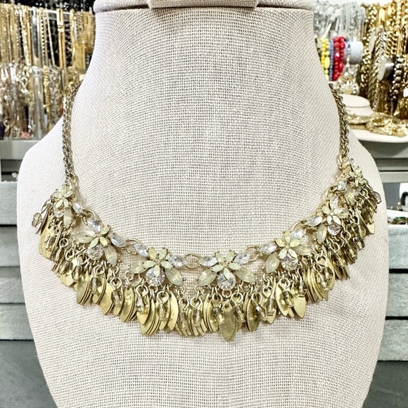 LOFT Jewelry - ANN TAYLOR LOFT CRYSTAL LEAF FLORAL STATEMENT NECKLACE
